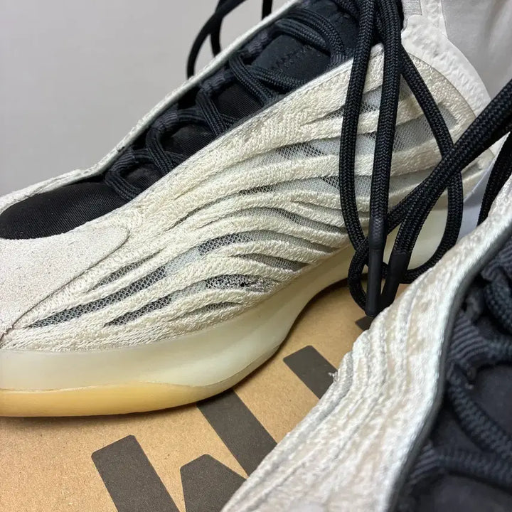 [SOLD OUT] [260]아디다스 이지 퀀텀 YEEZY QNTM
