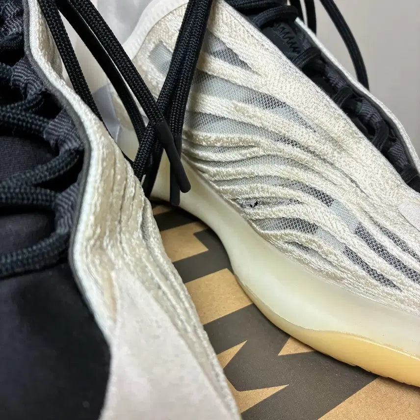 [SOLD OUT] [260]아디다스 이지 퀀텀 YEEZY QNTM