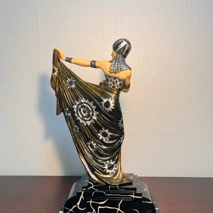 [BUNJANG] European Art Deco Resin Sculpture / (1998년도 판권) 유럽 아르데코 레진 조각 작품