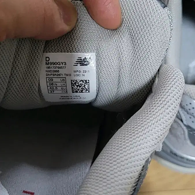 [BUNJANG] New Balance M990V3 Gray Sneakers / 뉴발란스 M990V3 그레이 270