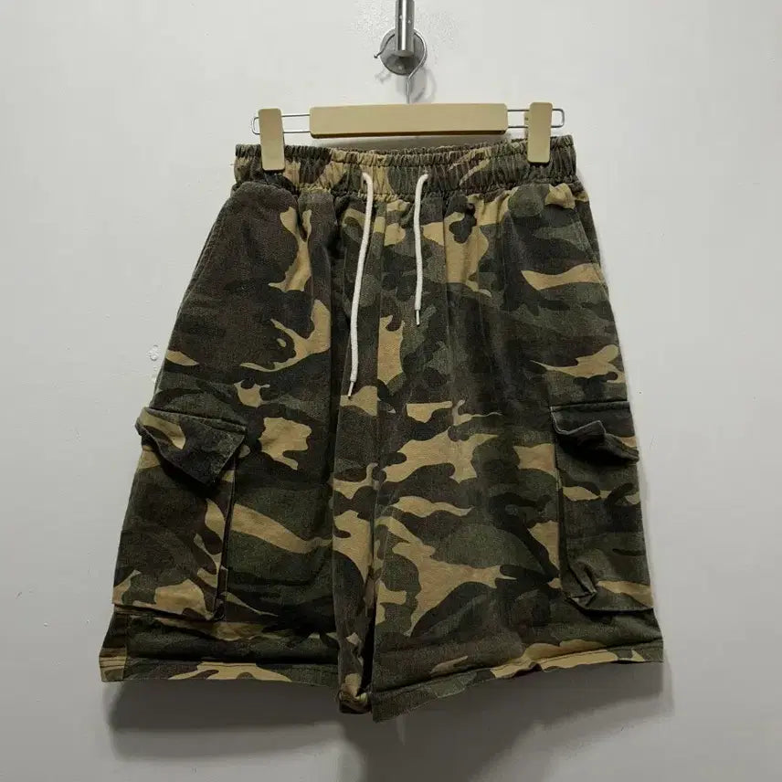 [BUNJANG] Camo Military Cargo Bermuda Shorts / 카모 밀리터리 카고 버뮤다 팬츠