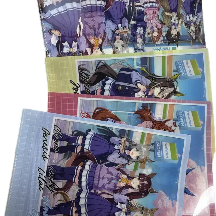 [SOLD OUT] 우마무스메 패밀리마트 클리어파일 + 캔뱃지 세트