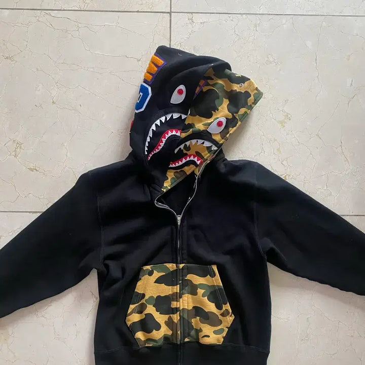 [SOLD OUT] 베이프 카모 샤크 풀 집 더블후드 여성M사이즈