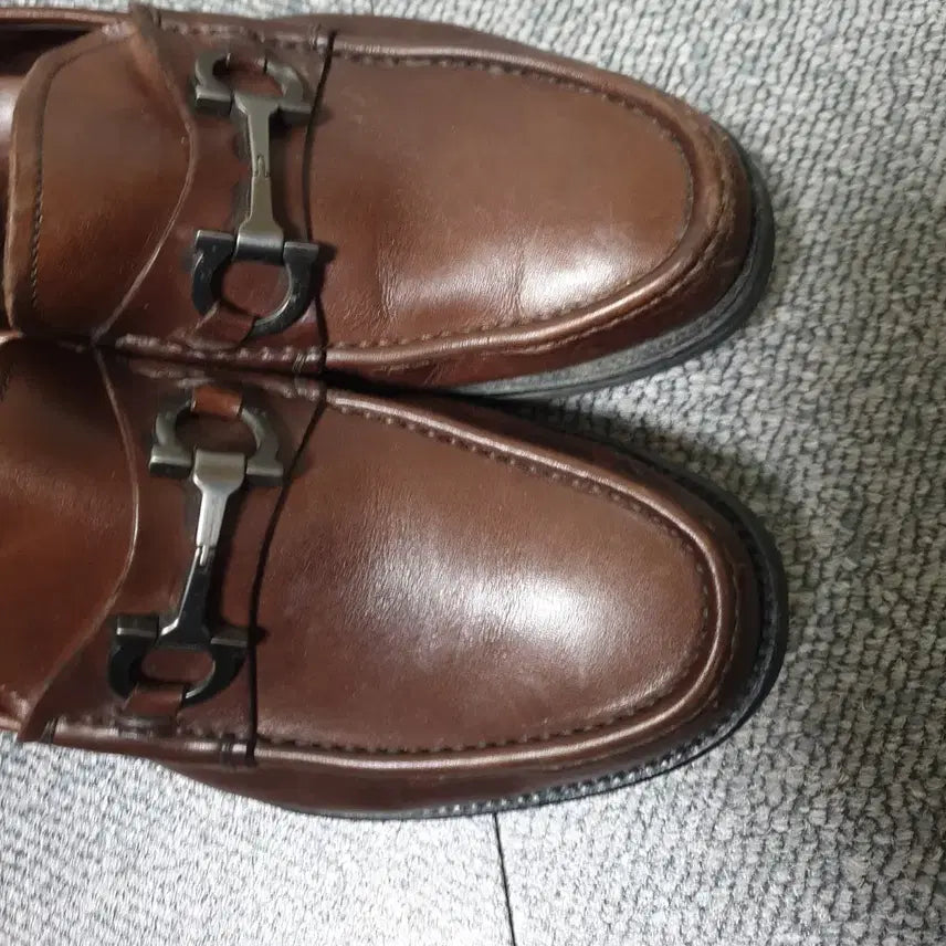 [BUNJANG] Salvatore Ferragamo Gancini Buckle Loafers / 살바토레 페라가모 간치니 버클 로퍼 판매합니다