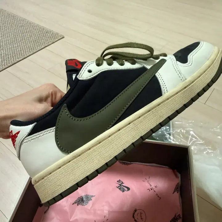 [SOLD OUT] [250] (W) 조던 1 x 트래비스 스캇 레트로 로우 OG 미디움