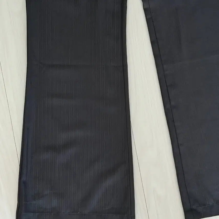 [SOLD OUT] (새상품) 26SS 헬렛 슬림 플레어 스트라이프 슬랙스 차콜 L