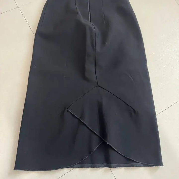 [BUNJANG] TheOnly Black H-Line Midi Skirt / 디온리 블랙 H라인 스커트
