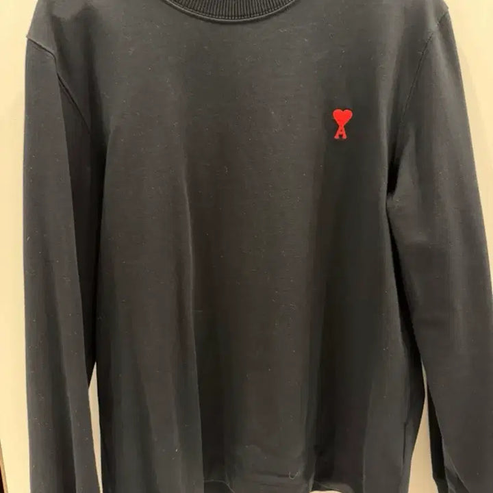 [SOLD OUT] 아미AMI스몰하트 로고 맨투맨 블랙 M
