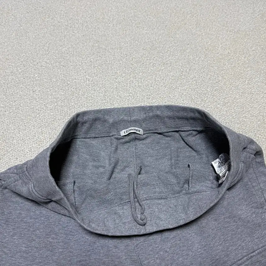 [SOLD OUT] C.P 컴퍼니 트레이닝 조거팬츠 남성용 34인치