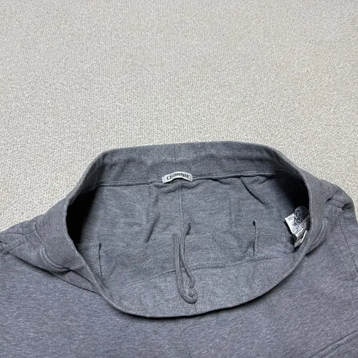 [SOLD OUT] C.P 컴퍼니 트레이닝 조거팬츠 남성용 34인치