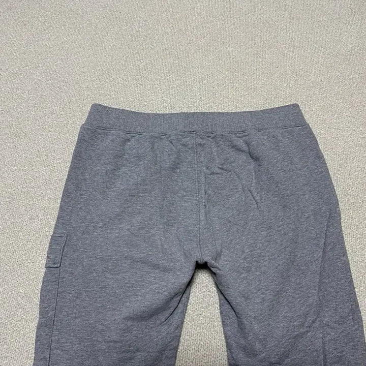 [SOLD OUT] C.P 컴퍼니 트레이닝 조거팬츠 남성용 34인치