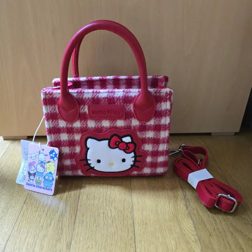 [BUNJANG] Hello Kitty Tote/Cross Bag / 헬로키티 가방 미사용 새제품 판매
