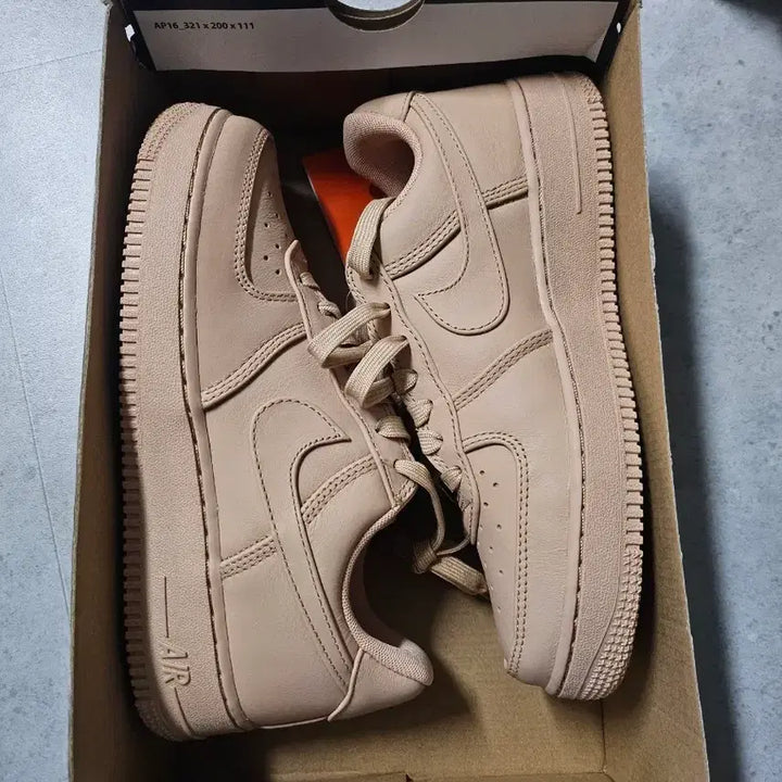 [BUNJANG] Nike Air Force 1 Low Retro Premium Vachetta Tan Sneakers / 250 ) 나이키 에어포스 1 로우 레트로 프리미엄 바체타 탄