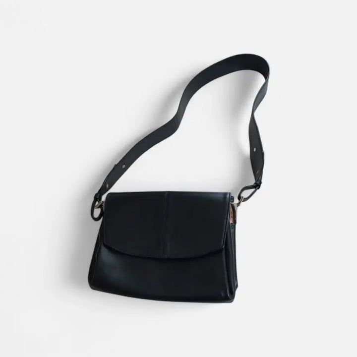 [SOLD OUT] 킨더살몬 레이아 플리츠백 레이아백 파사드패턴 가방 숄더백 미닛뮤트폴렌느