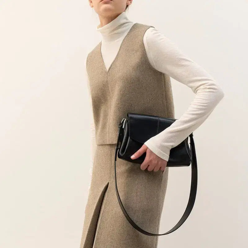 [SOLD OUT] 킨더살몬 레이아 플리츠백 레이아백 파사드패턴 가방 숄더백 미닛뮤트폴렌느