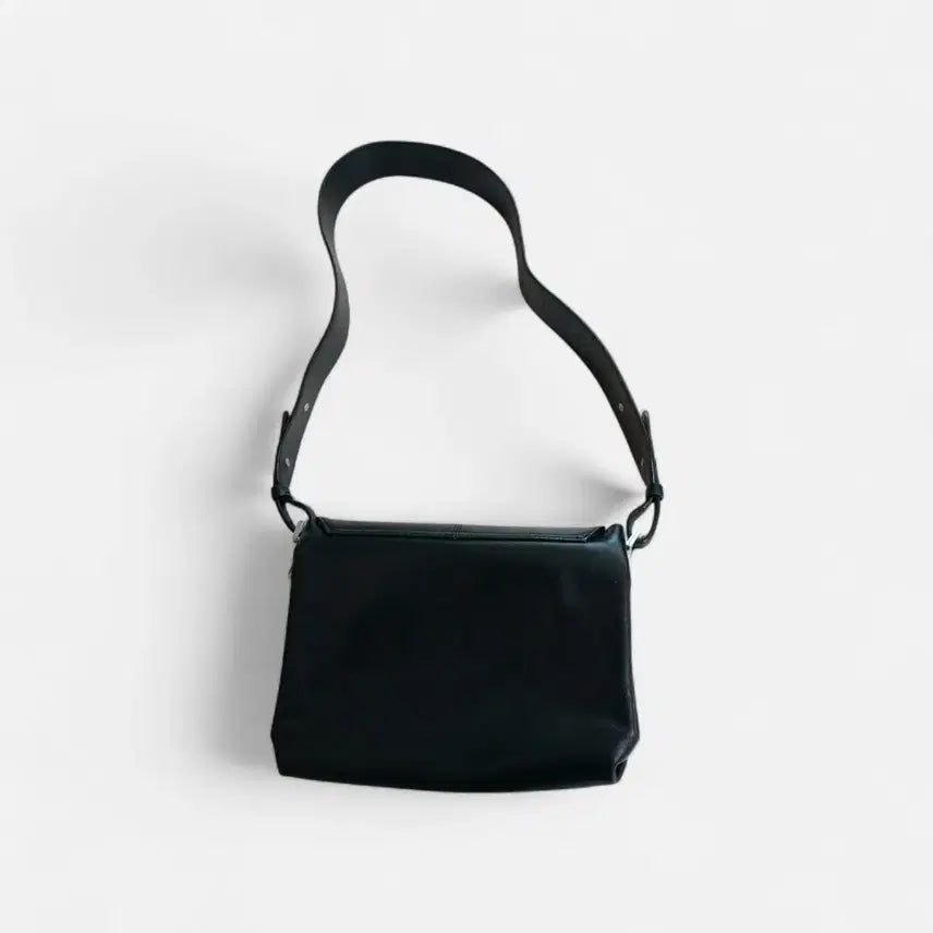 [SOLD OUT] 킨더살몬 레이아 플리츠백 레이아백 파사드패턴 가방 숄더백 미닛뮤트폴렌느