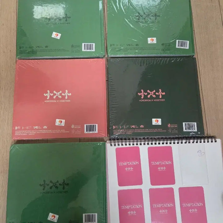 [SOLD OUT] 투모로우바이투게더 템테이션 미개봉 앨범 + 공식포토카드5장