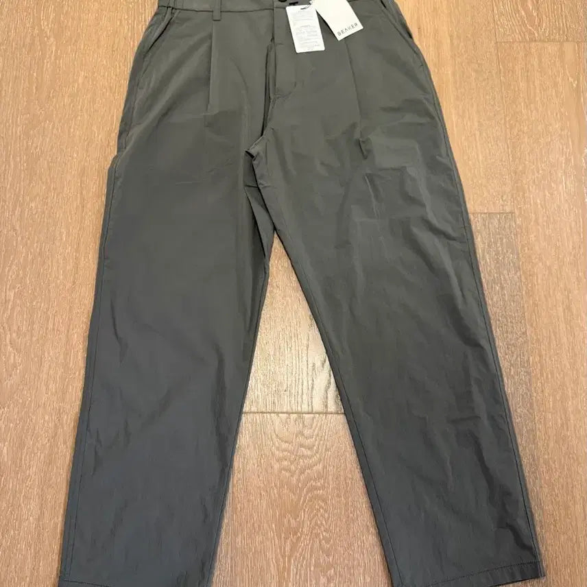 [BUNJANG] Beaker Khaki Summer Pants / [미사용 신제품] Beaker 비이커 여름바지 카키컬러 2사이즈