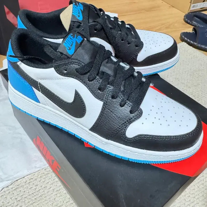 [BUNJANG] Jordan 1 Retro Low OG Black Dark Powder Blue 250mm / (GS) 조던 1 레트로 로우 OG 블랙 앤 다크 파우더 블루 250mm