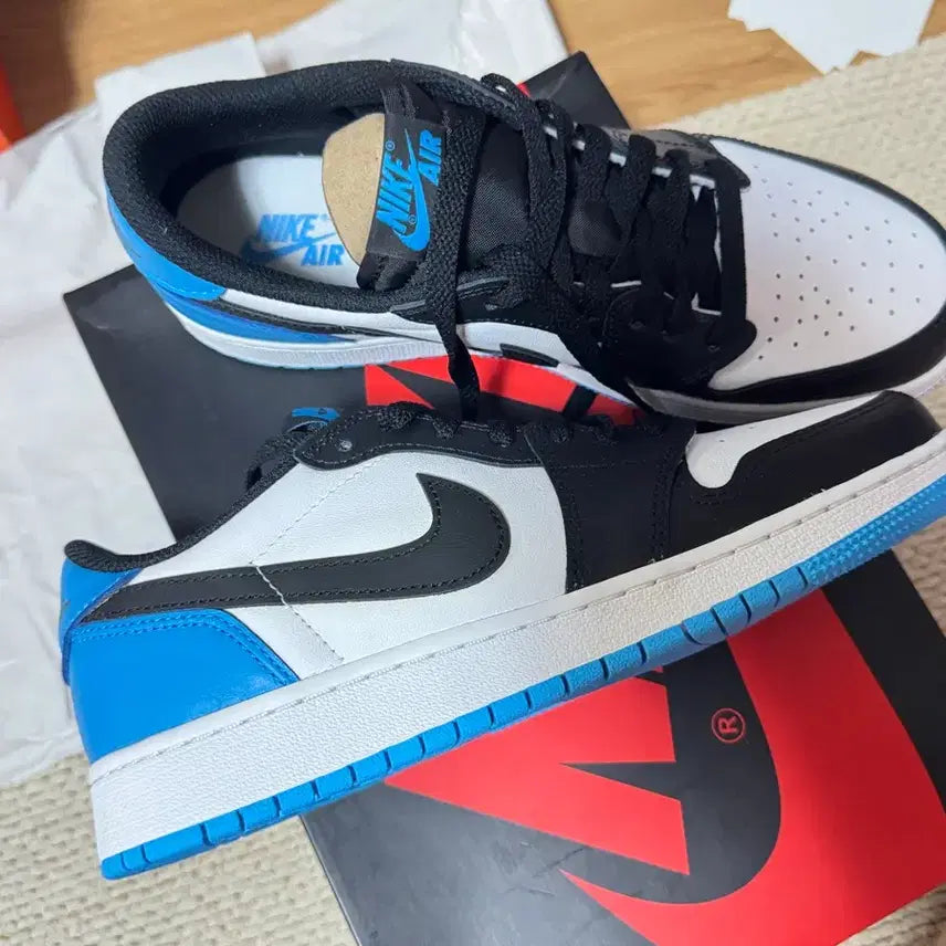 [BUNJANG] Jordan 1 Retro Low OG Black Dark Powder Blue 250mm / (GS) 조던 1 레트로 로우 OG 블랙 앤 다크 파우더 블루 250mm