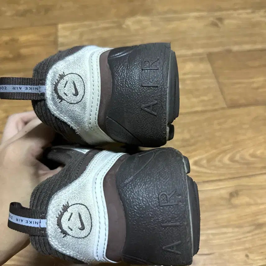 [BUNJANG] Nike Travis Scott Zoom Field Jackson Pale Ivory and Lache Blue Sneakers / 나이키 x 트래비스 스캇 줌 필드 잭스 페일 아이보리 앤 레체 블루