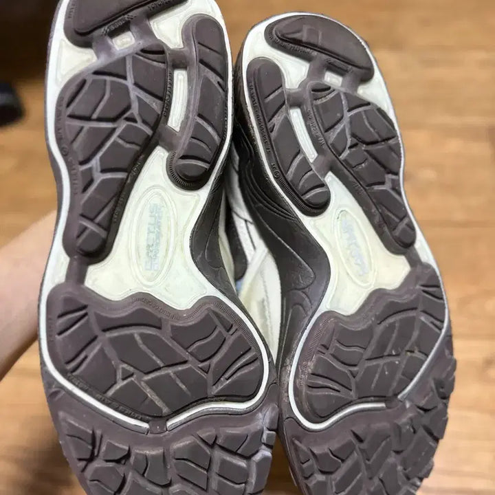 [BUNJANG] Nike Travis Scott Zoom Field Jackson Pale Ivory and Lache Blue Sneakers / 나이키 x 트래비스 스캇 줌 필드 잭스 페일 아이보리 앤 레체 블루