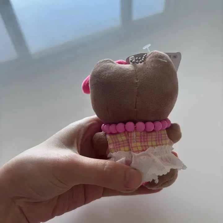 [BUNJANG] Sanrio Hawaii Tanning Kitty Bikini Figure Keychain / 택포 태닝키티 정품 옷탈부착 비키니 하와이키티 키링