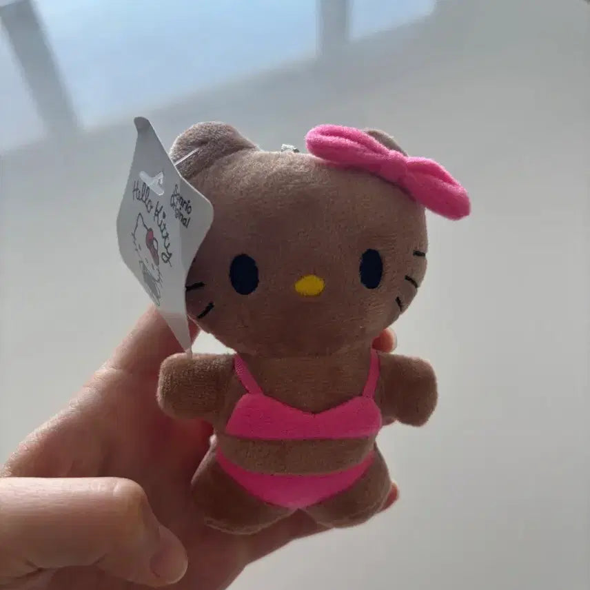 [BUNJANG] Sanrio Hawaii Tanning Kitty Bikini Figure Keychain / 택포 태닝키티 정품 옷탈부착 비키니 하와이키티 키링