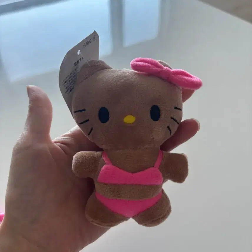 [BUNJANG] Sanrio Hawaii Tanning Kitty Bikini Figure Keychain / 택포 태닝키티 정품 옷탈부착 비키니 하와이키티 키링
