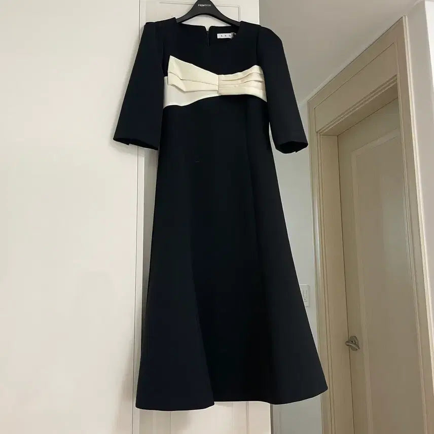[BUNJANG] Your Name Here Special Ribbon Dress / 유어네임히얼 유네미 특별이 리본원피스