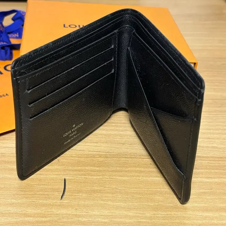 [SOLD OUT] 루이비통 이클립스 반지갑 판매합니다
