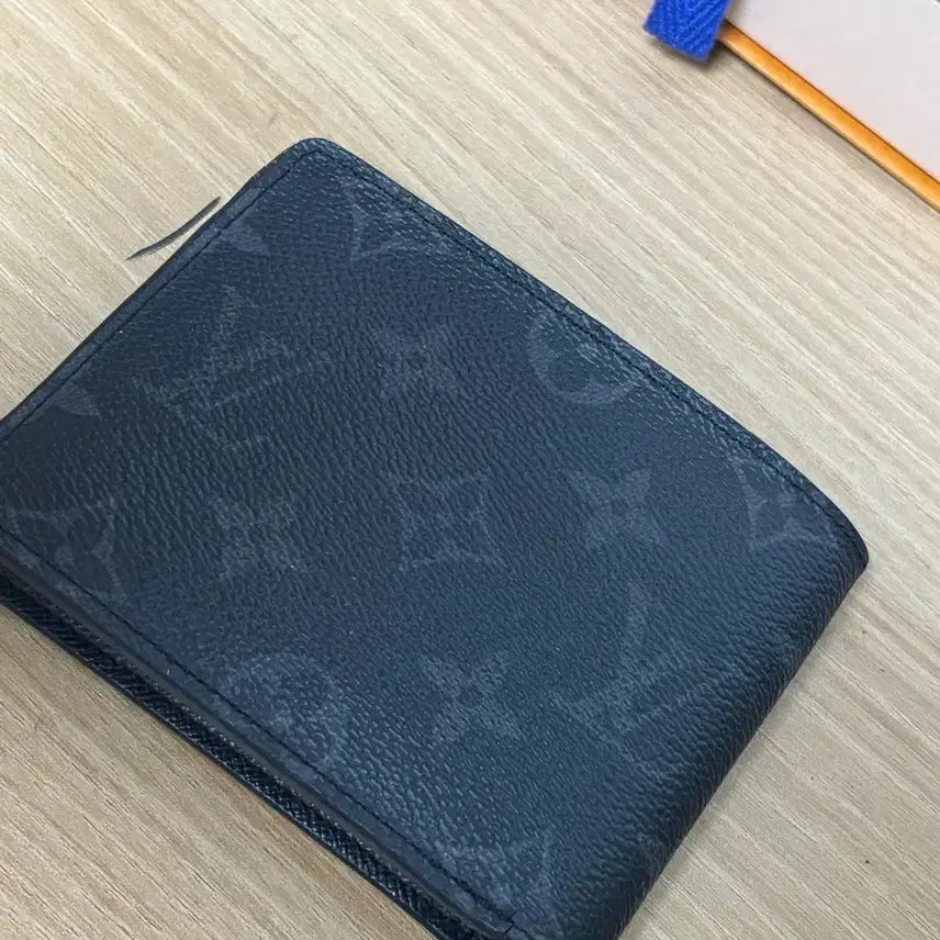 [SOLD OUT] 루이비통 이클립스 반지갑 판매합니다