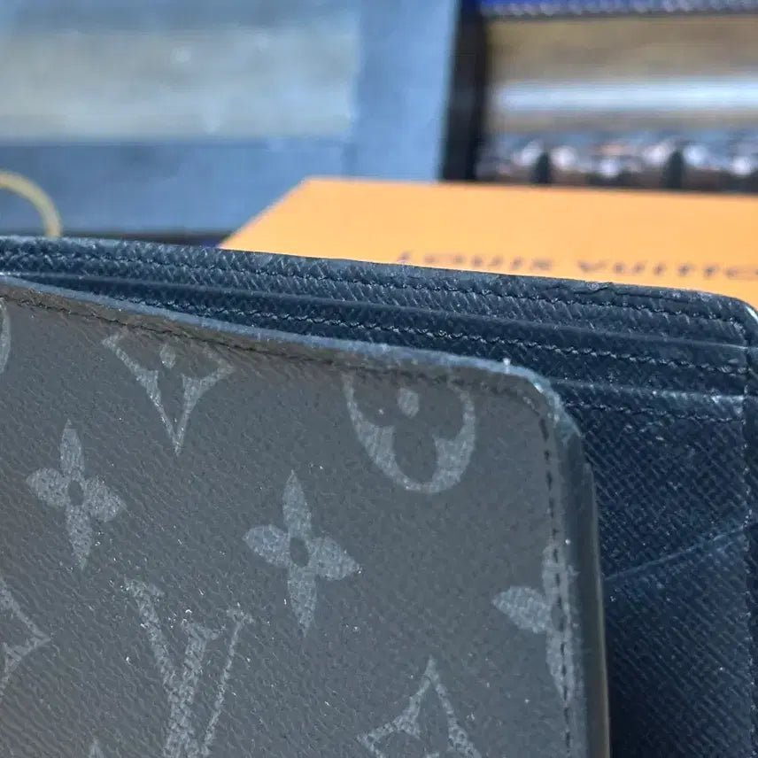 [SOLD OUT] 루이비통 이클립스 반지갑 판매합니다