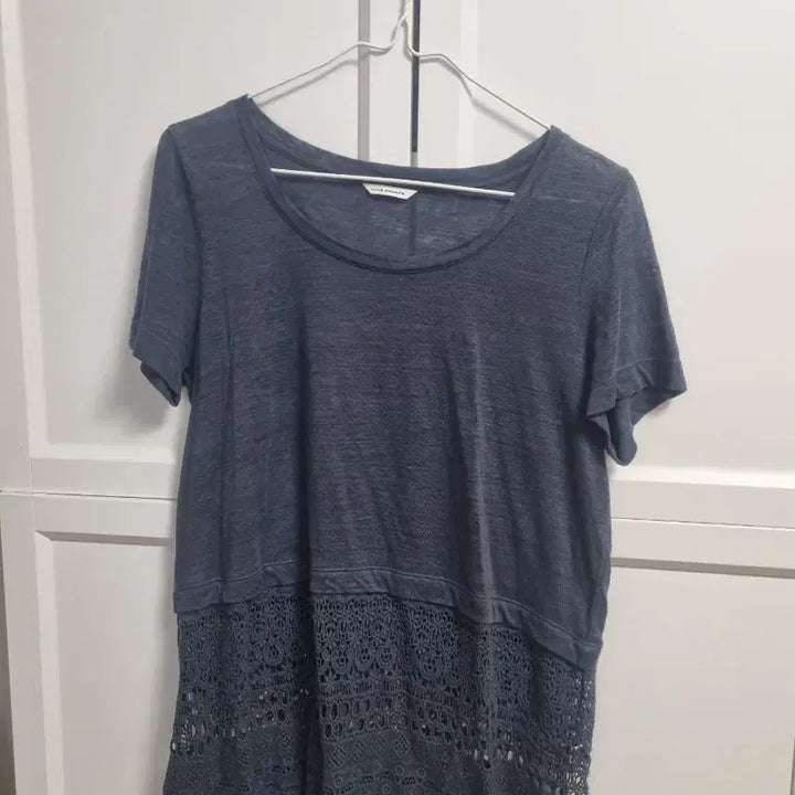 [BUNJANG] Club Monaco Lace Detail Navy T-shirt / 클럽모나코 레이스 반팔 티셔츠 네이비 스몰 club monaco 면티