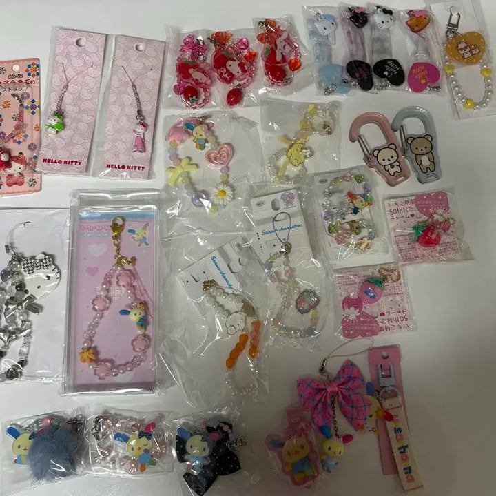 [BUNJANG] Sanrio Character Keyring Strap Bundle Set / (일괄) 산리오 키링 스트랩 모음 키티 우사하나 폼폼푸린 시나모롤 코기뮹
