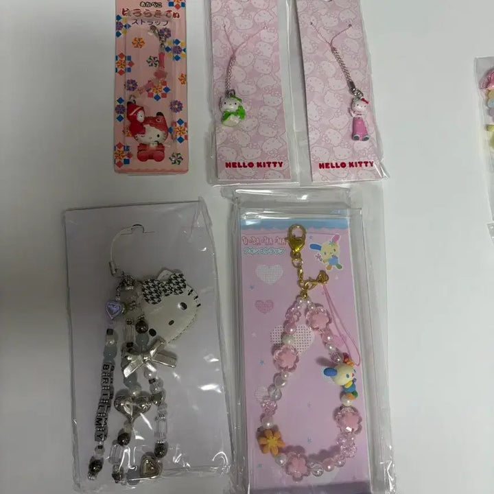 [BUNJANG] Sanrio Character Keyring Strap Bundle Set / (일괄) 산리오 키링 스트랩 모음 키티 우사하나 폼폼푸린 시나모롤 코기뮹