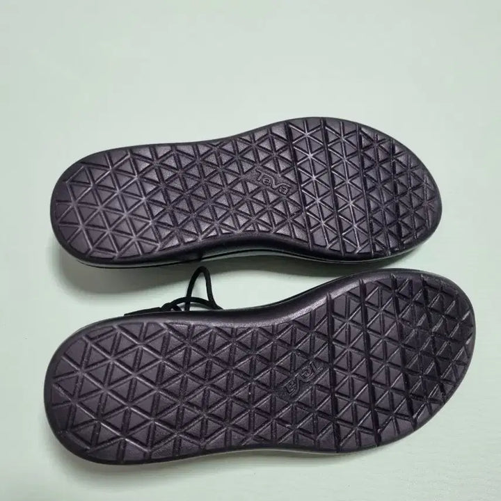 [BUNJANG] Teva Strip Sandal (Black) / (새상품) 테바 스트립샌들