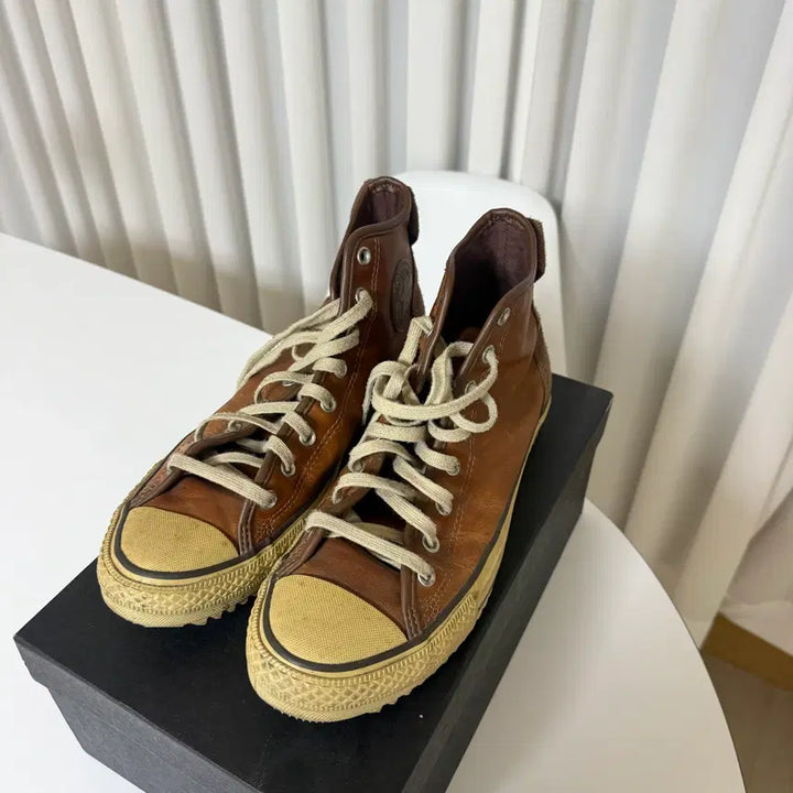 [BUNJANG] Converse Chuck Taylor Brown Leather Sneakers / 컨버스 척테일러 브라운 레더 285