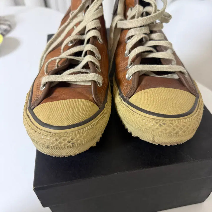 [BUNJANG] Converse Chuck Taylor Brown Leather Sneakers / 컨버스 척테일러 브라운 레더 285