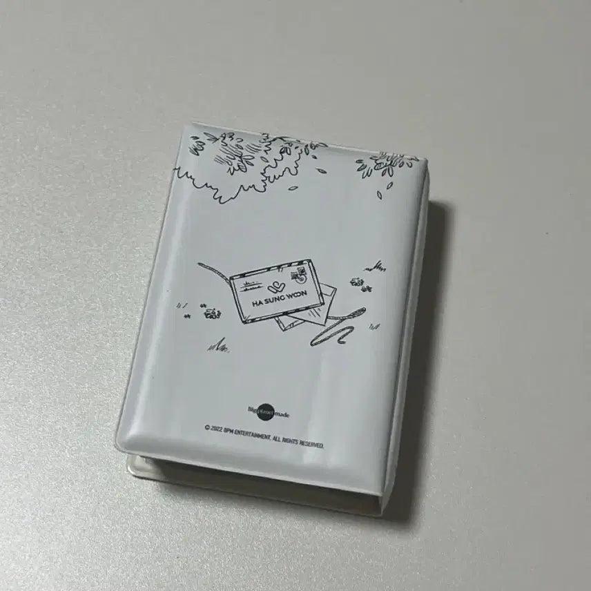 [BUNJANG] Ha Sung Woon Strange World Collect Book / 하성운 스트레인지 월드 콜렉트북