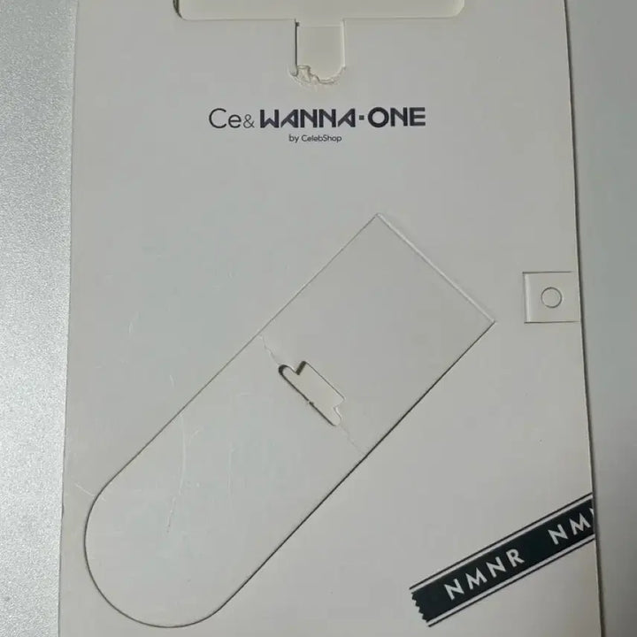 [BUNJANG] Hwang Minhyun CE&amp; Photo Frame / 황민현 ce&amp; 액자