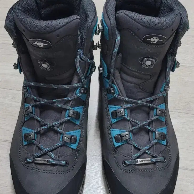 [BUNJANG] Lowa Mauria Evo Hiking Boots / 로바 마우리아 에보 등산화