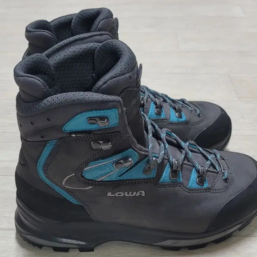[BUNJANG] Lowa Mauria Evo Hiking Boots / 로바 마우리아 에보 등산화