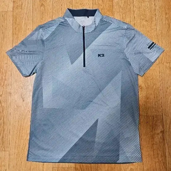 [SOLD OUT] 새옷수준)K2 남성 한여름 냉감용 부드러운 반집업 반팔티, 사이즈100