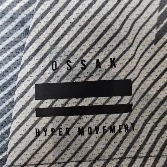 [SOLD OUT] 새옷수준)K2 남성 한여름 냉감용 부드러운 반집업 반팔티, 사이즈100