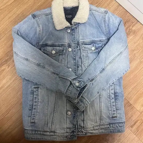 [BUNJANG] Abercrombie &amp; Fitch Denim Jacket / 아베크롬비 리바이스 스타일 데님 자켓