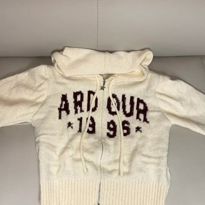 [BUNJANG] Ablley Knit Hood Zip-up Ivory / 에이블리 케임 기본핏 니트 후드 집업 아이보리