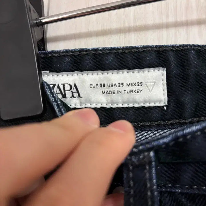 [SOLD OUT] 29 자라 ZARA 벨벳 벨루어 워싱 데님