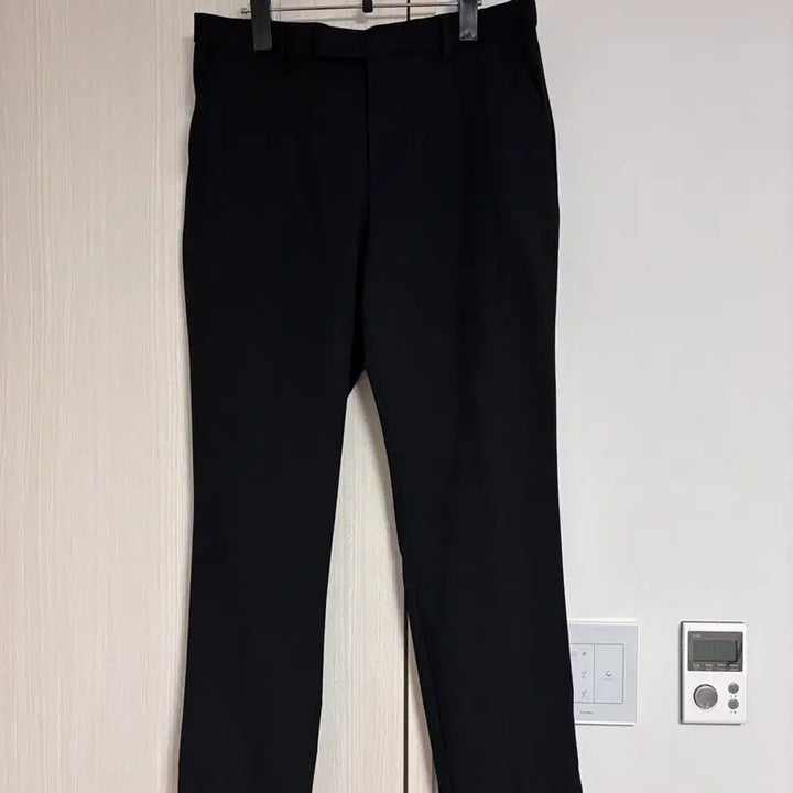 [BUNJANG] Musinsa Standard Relaxed Tapered Fit Black Slacks / 30 무신사 스탠다드 릴렉스드 테이퍼드핏 블랙 슬랙스