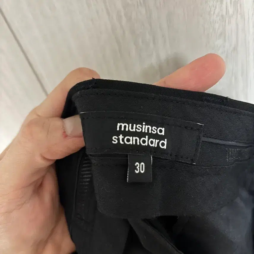 [BUNJANG] Musinsa Standard Relaxed Tapered Fit Black Slacks / 30 무신사 스탠다드 릴렉스드 테이퍼드핏 블랙 슬랙스